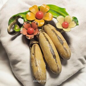 Selini Brooch 3d Banana Flower Tropical Fruit Selro Enamel Metal Pin Signed